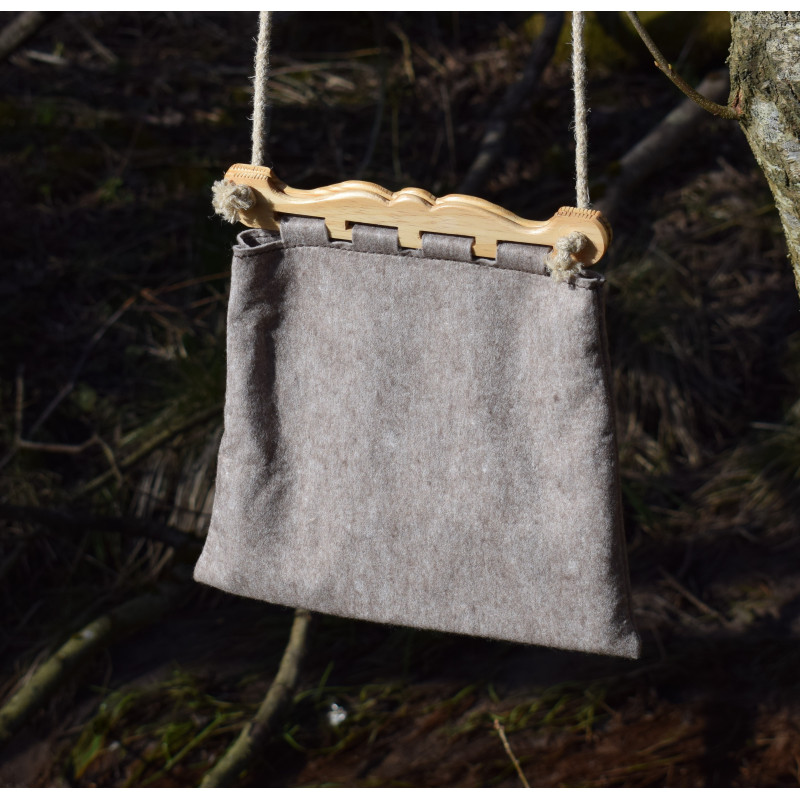 Låse i morgen kompakt viking taske - Hedeby tasken - Taske i uld stof med 2 stykker træ